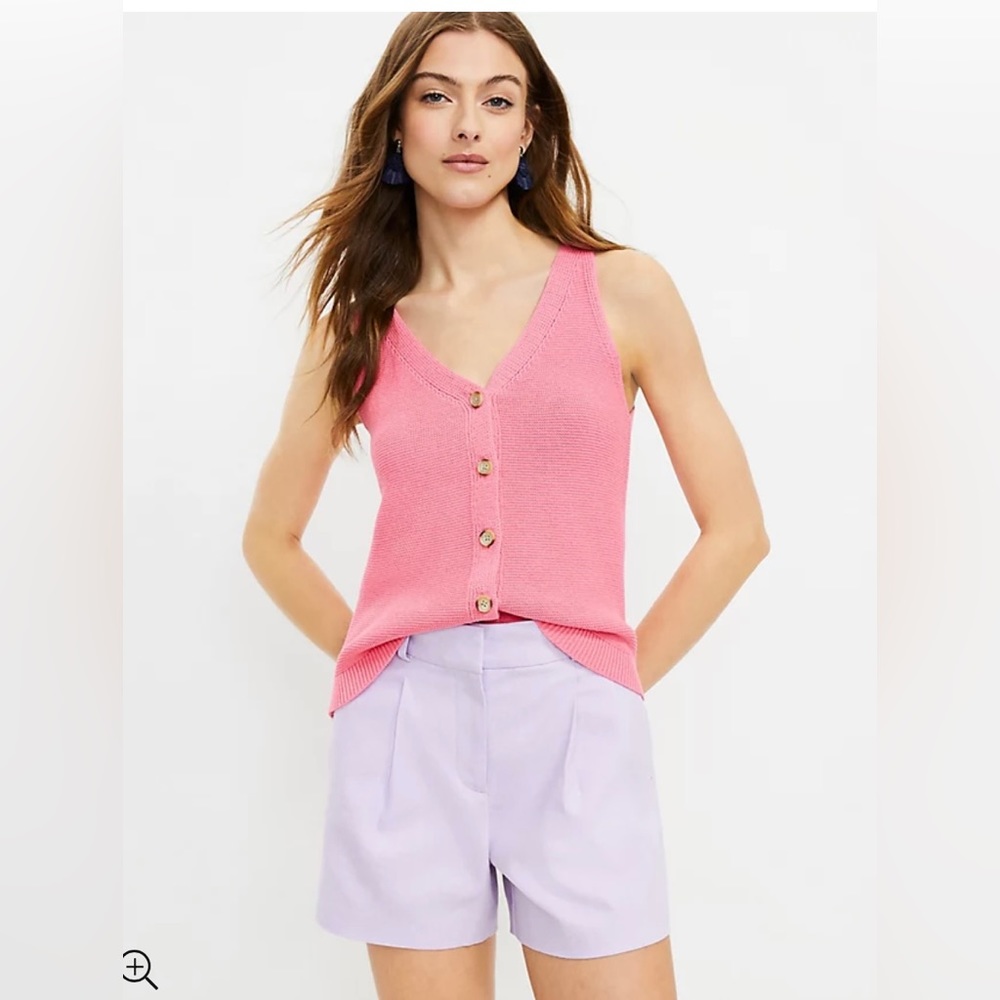 Pleated Shorts in Linen Twill